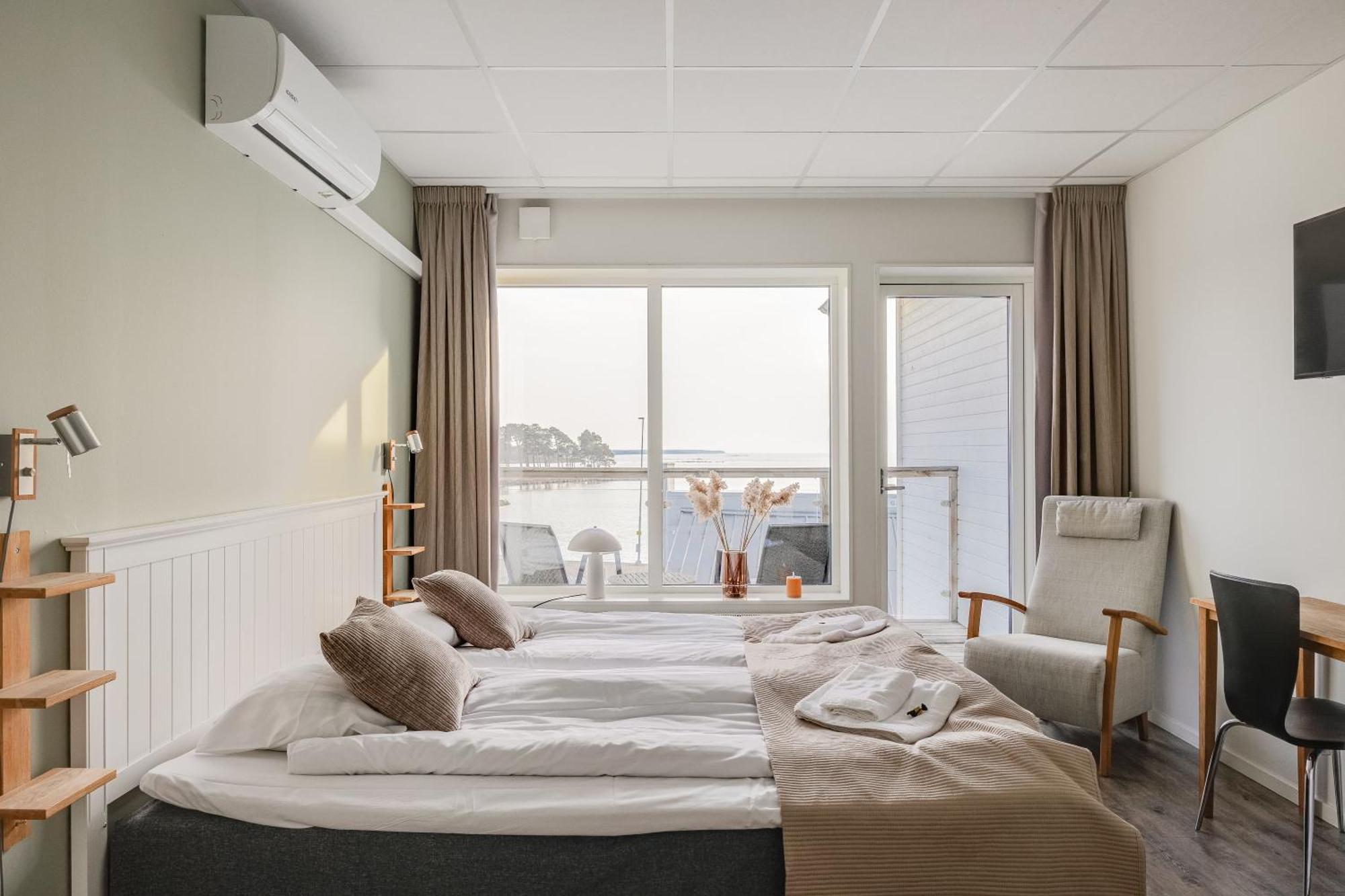 Hotell Hamnen Farjestaden Exterior photo